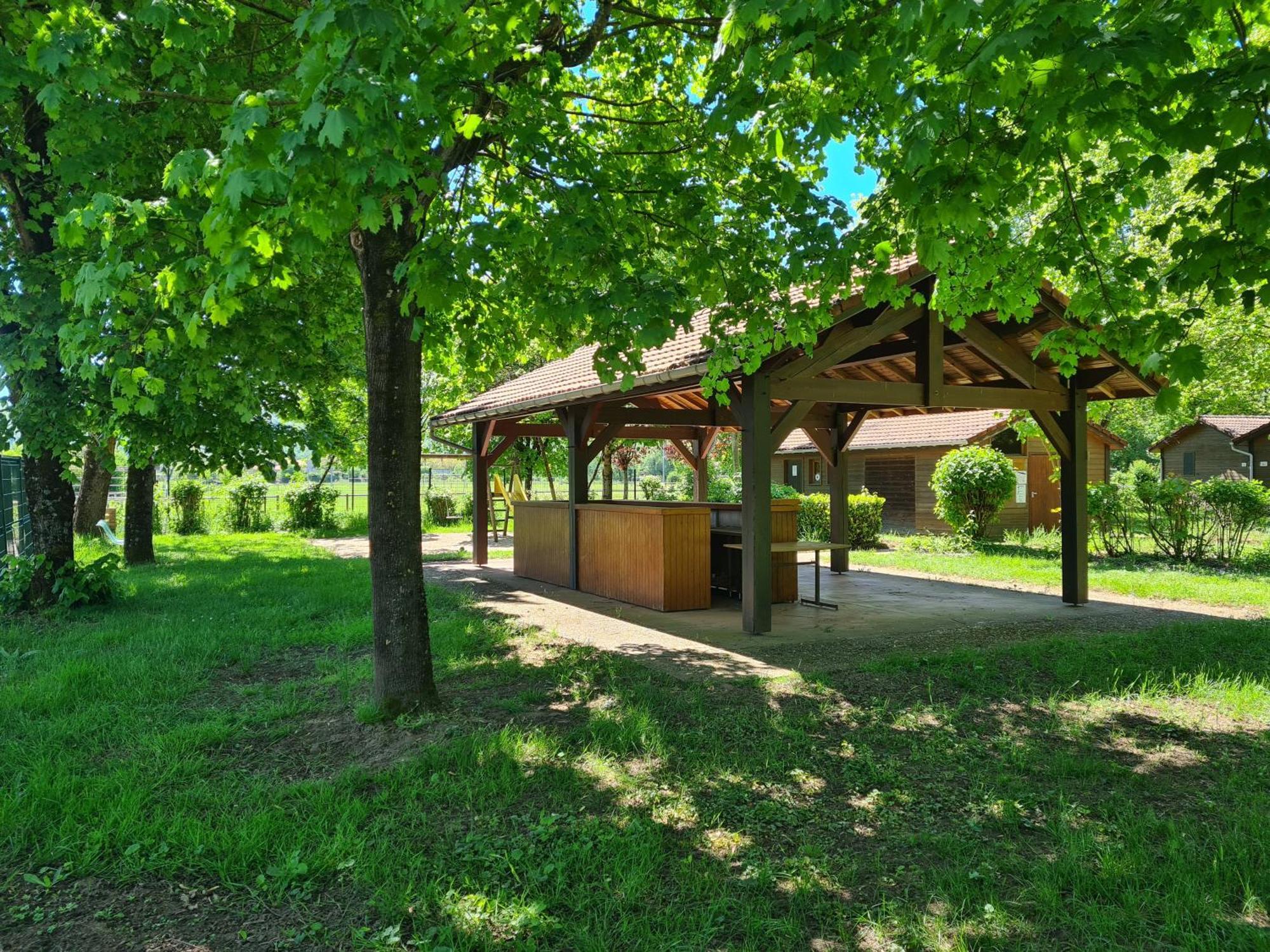 Les Chalets Guinguette Capdenac-Gare Exteriör bild