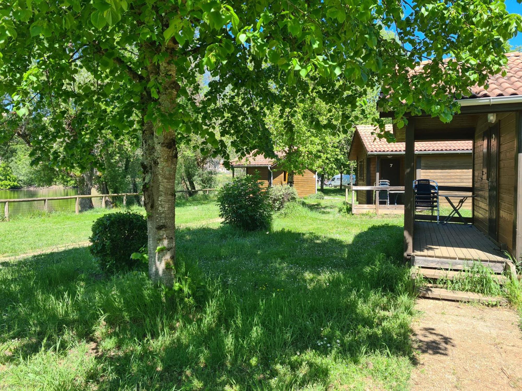 Les Chalets Guinguette Capdenac-Gare Exteriör bild